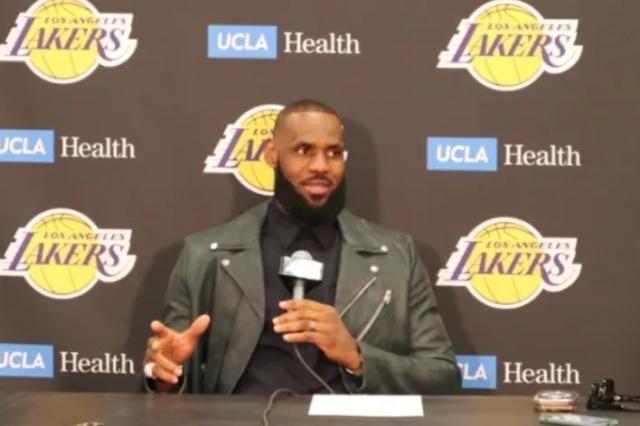 关键球甩锅再引争议 詹皇不满裁判判罚：NBA白看了
